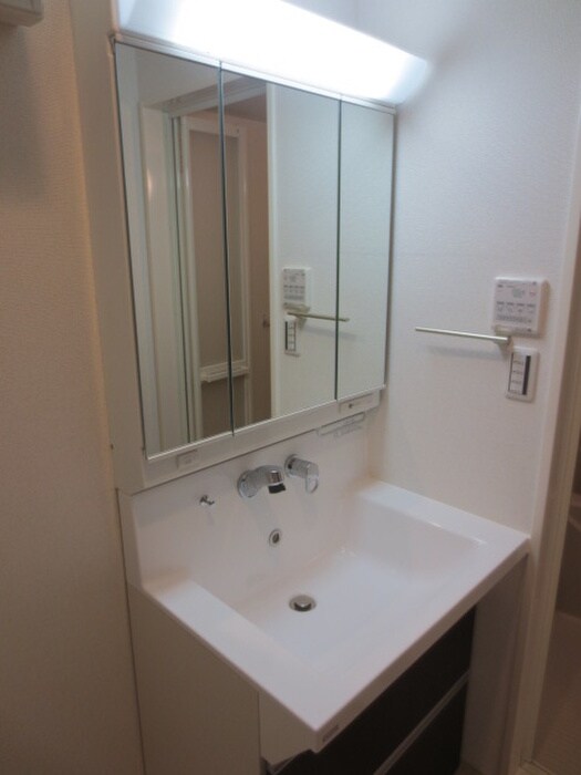 物件内観写真12　(洗面)