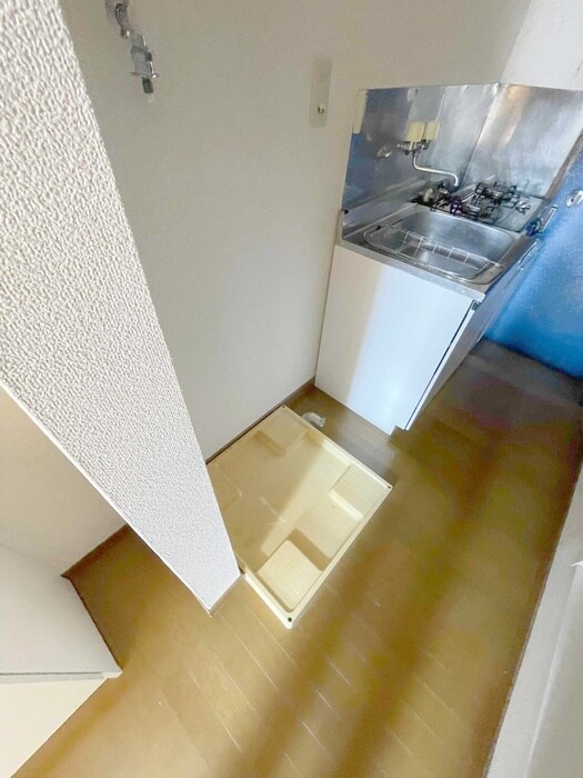 物件内観写真13　(洗濯機置場)