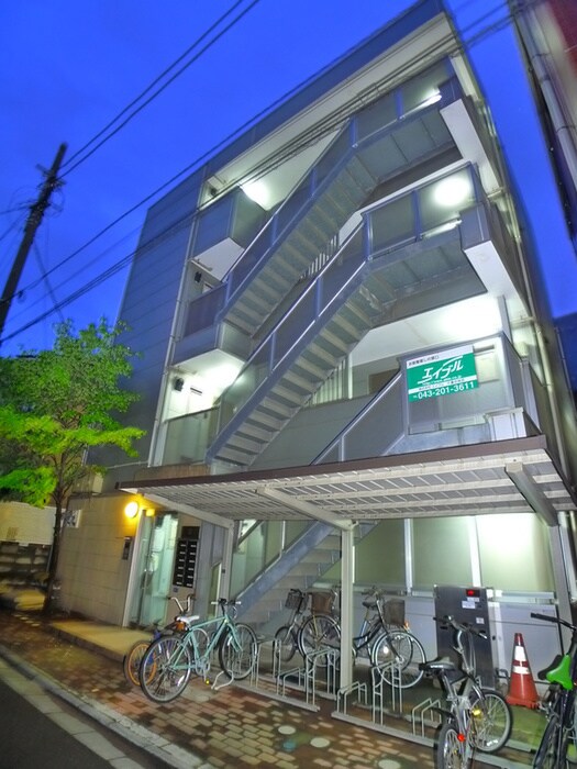 物件外観写真1　(駐輪場)