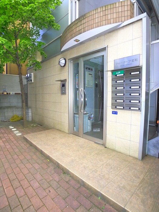 物件外観写真3　(エントランス部分)