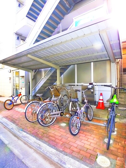 物件外観写真5　(駐輪場)