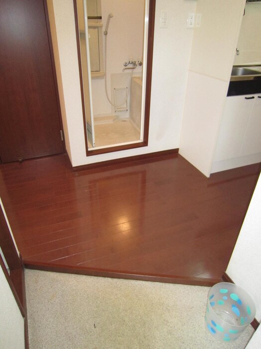 物件内観写真14　(玄関)