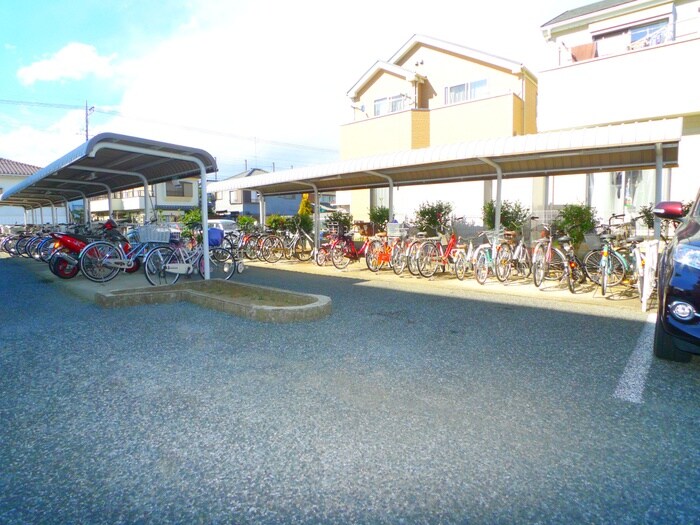 物件外観写真6　(駐輪場)