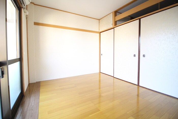 物件内観写真9　(居室)