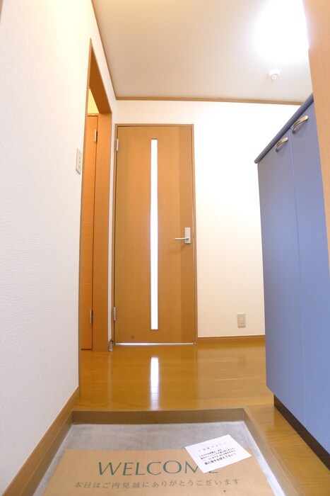 物件内観写真6　(玄関)