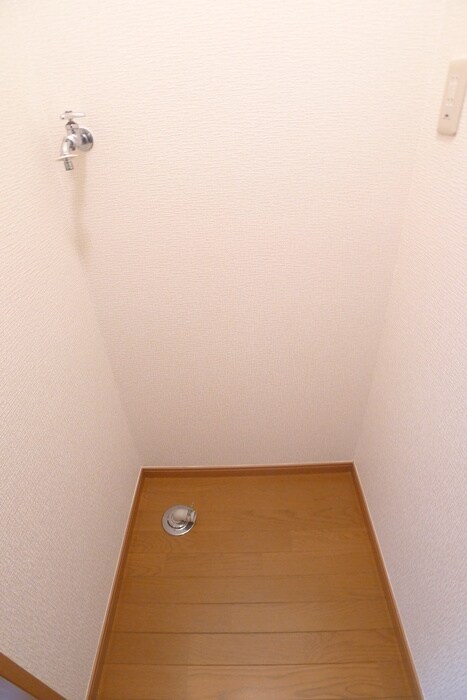 物件内観写真14　(洗濯機置場)