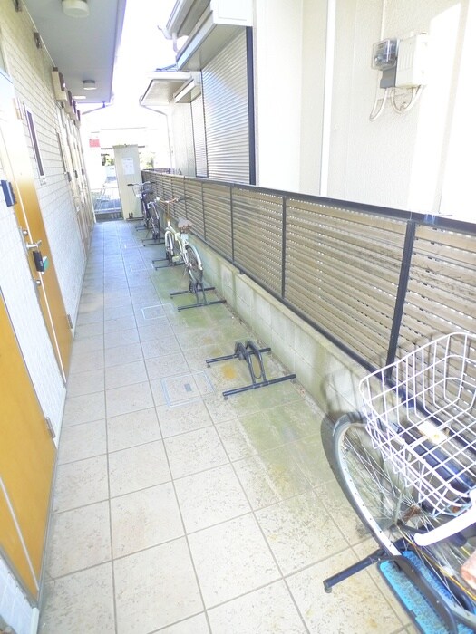 物件外観写真6　(駐輪場)