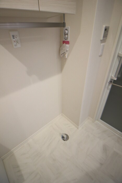 物件内観写真8　(洗濯機置場)