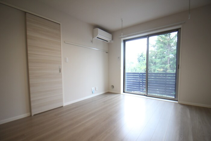 物件内観写真19　(居室)