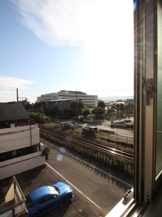 物件内観写真17　(室内からの展望)