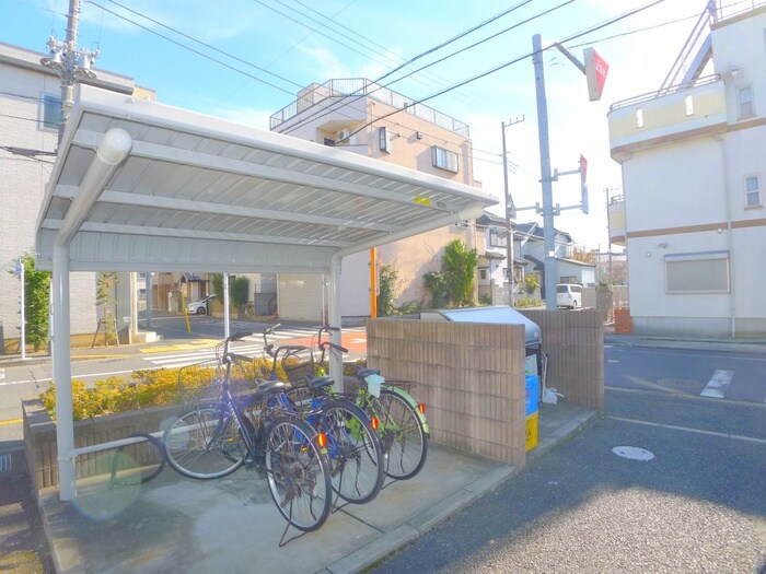 物件外観写真3　(駐輪場)