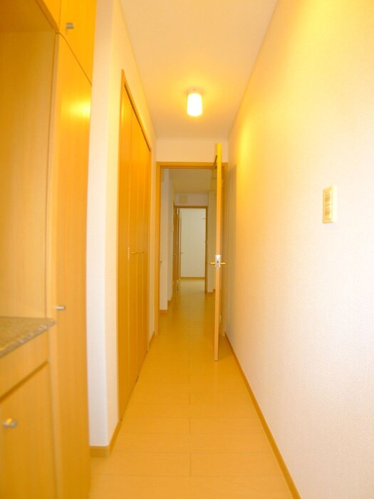 物件内観写真18　(廊下)