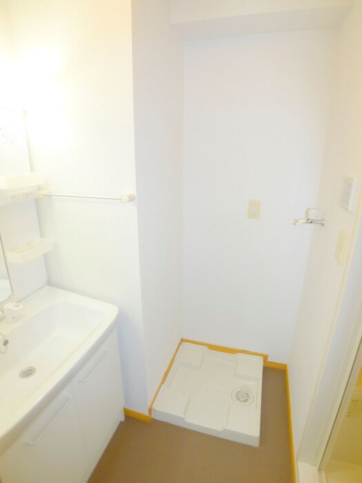 物件内観写真21　(洗濯機置場)