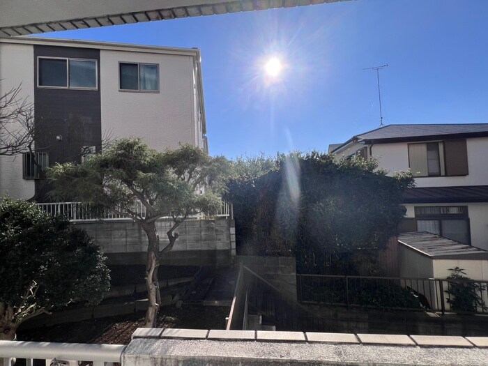 物件内観写真18　(室内からの展望)