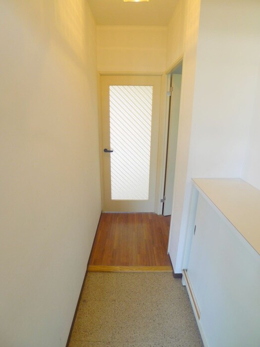 物件内観写真5　(玄関)