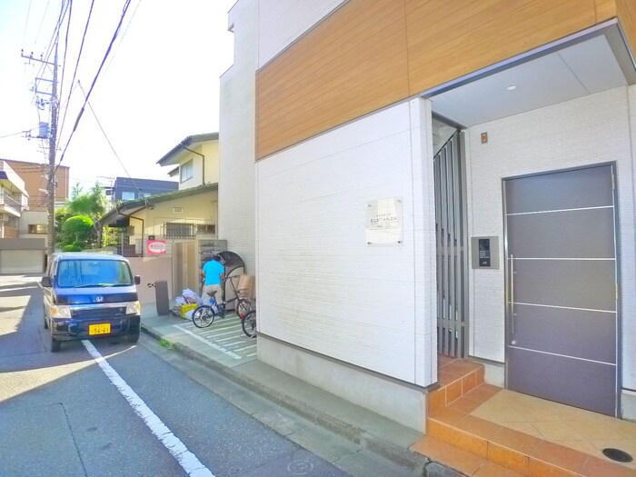 物件外観写真3　(周辺環境)