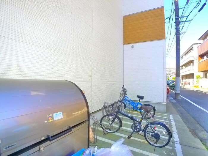 物件外観写真4　(駐輪場)