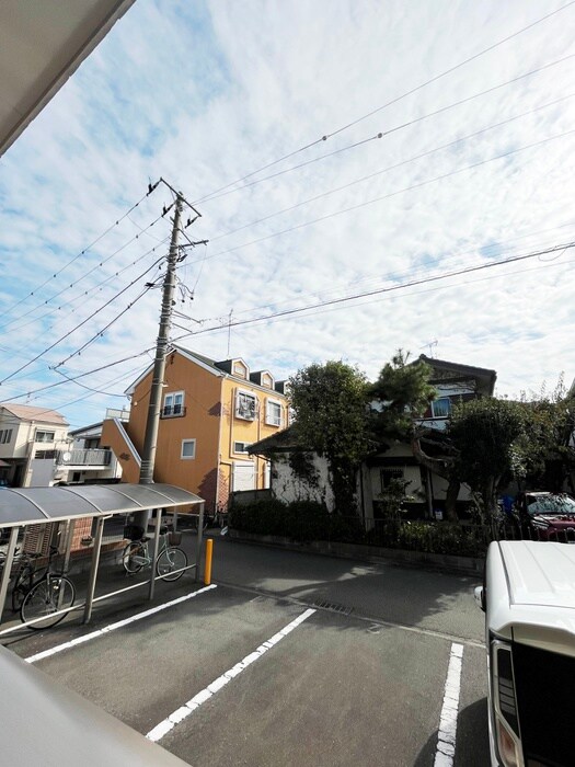 物件内観写真16　(室内からの展望)