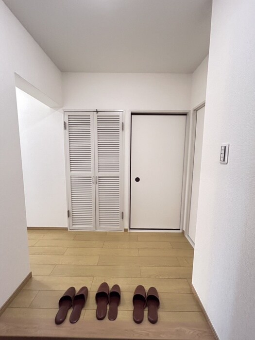 物件内観写真16　(玄関)