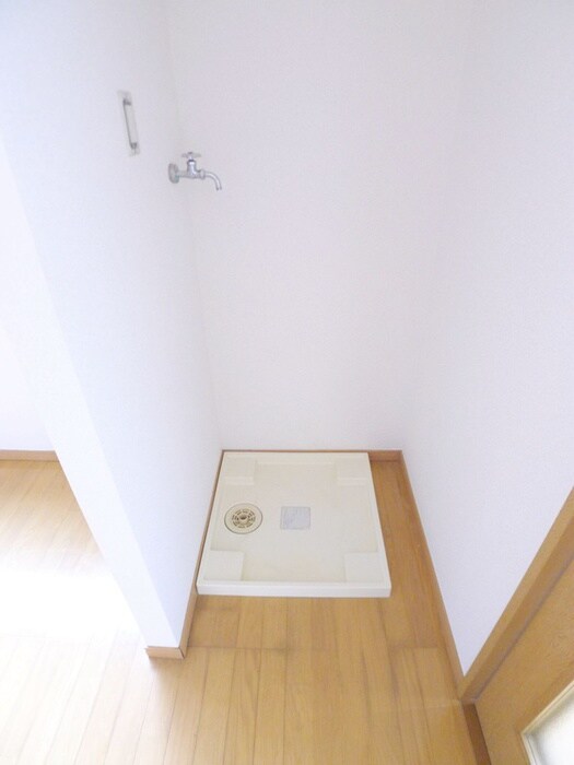 物件内観写真12　(洗濯機置場)