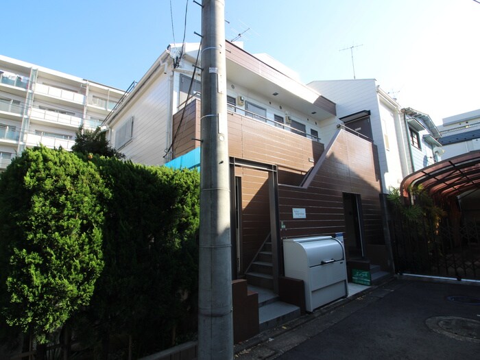 物件外観写真6　(エントランス部分)