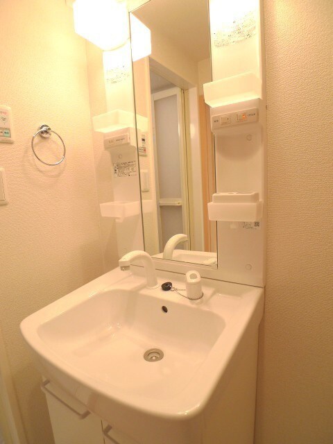 物件内観写真8　(洗面)