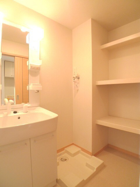 物件内観写真9　(洗濯機置場)