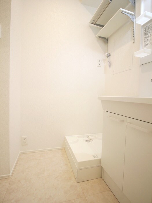 物件内観写真16　(洗濯機置場)