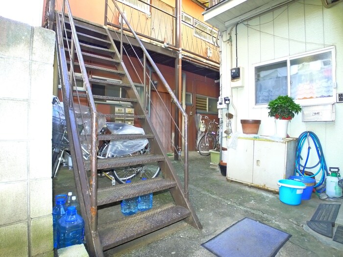 物件外観写真4　(エントランス部分)