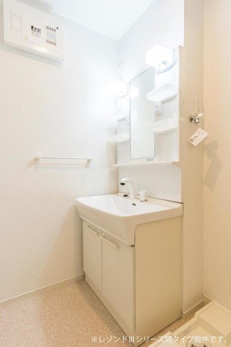 物件内観写真8　(洗面)