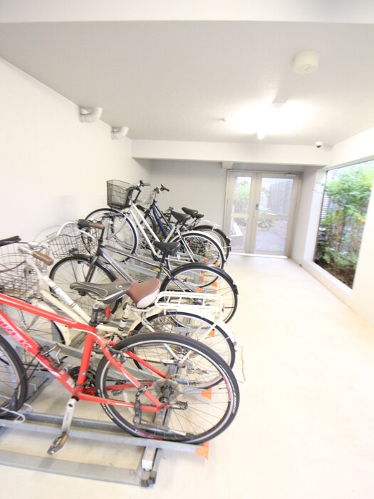 物件外観写真5　(駐輪場)