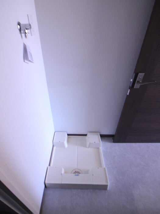 物件内観写真13　(洗濯機置場)