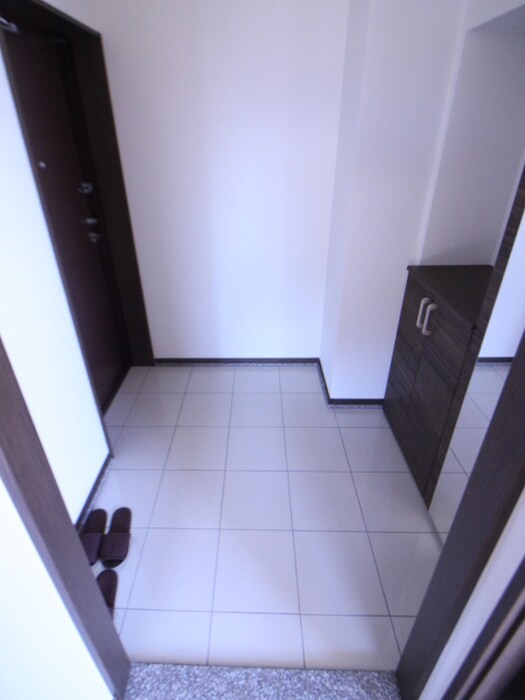 物件内観写真18　(玄関)