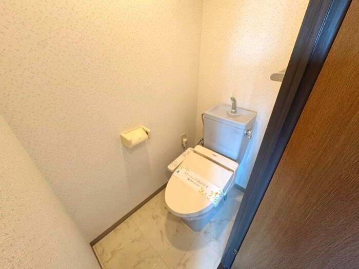 物件内観写真12　(トイレ)