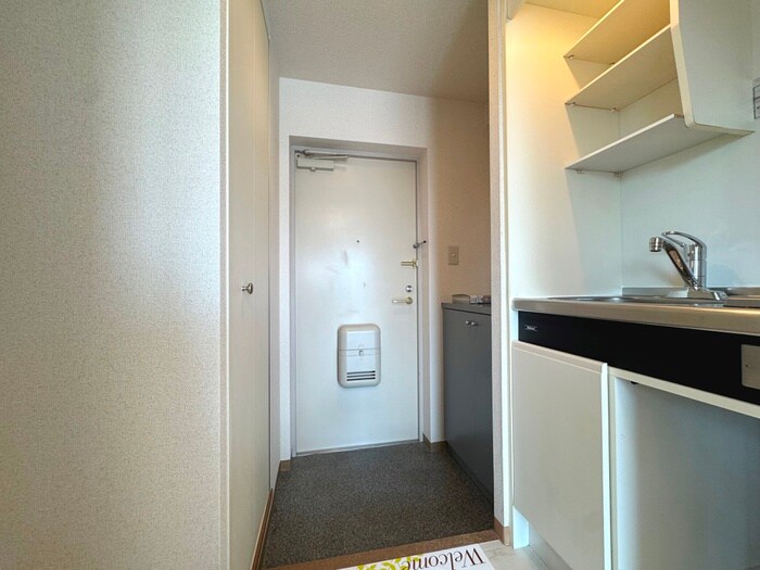 物件内観写真16　(玄関)