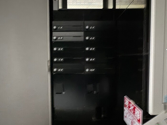 物件外観写真6　(エントランス部分)