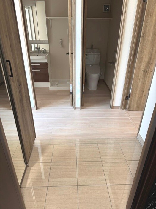 物件内観写真15　(玄関)