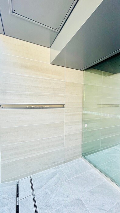 シーズンフラッツ蔵前のエントランス部分