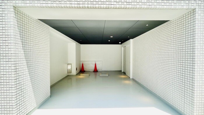 シーズンフラッツ蔵前の駐車場