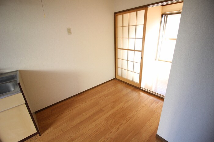 物件内観写真8　(居室)