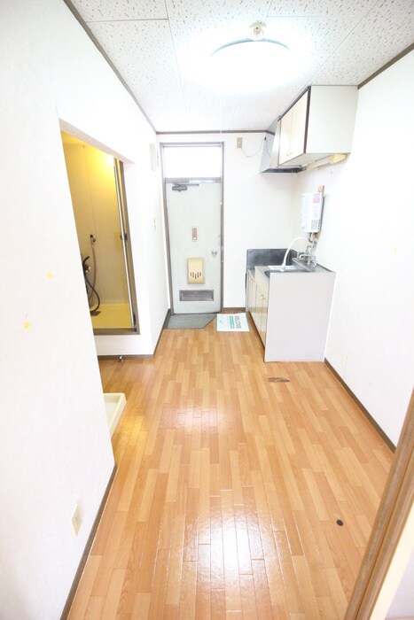 物件内観写真18　(廊下)