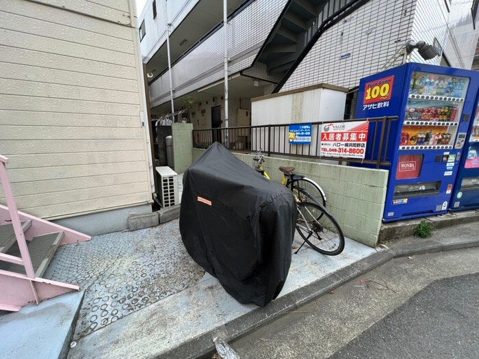 物件外観写真3　(駐輪場)