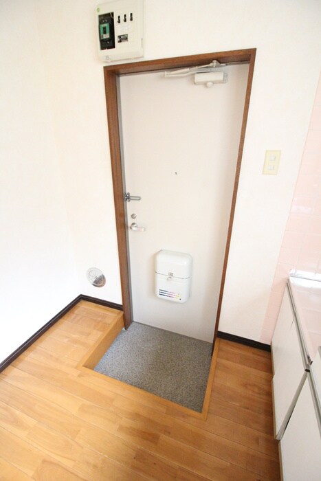 物件内観写真17　(玄関)