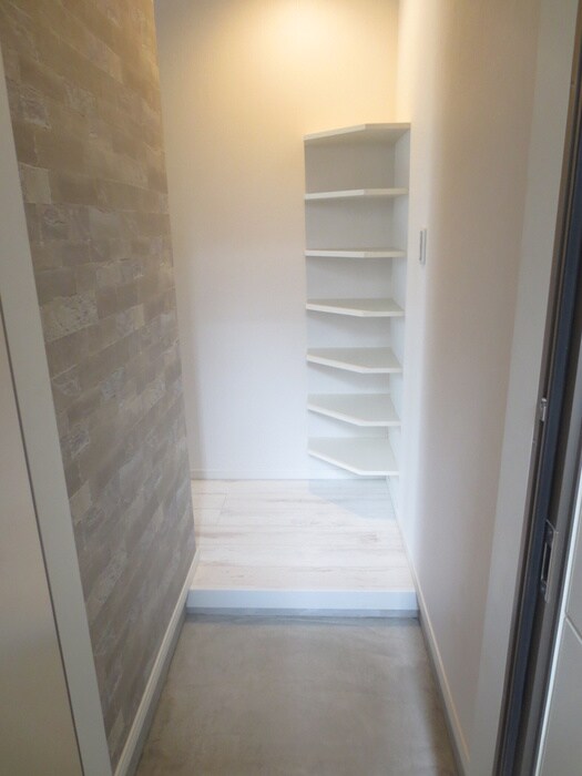 物件内観写真7　(玄関)