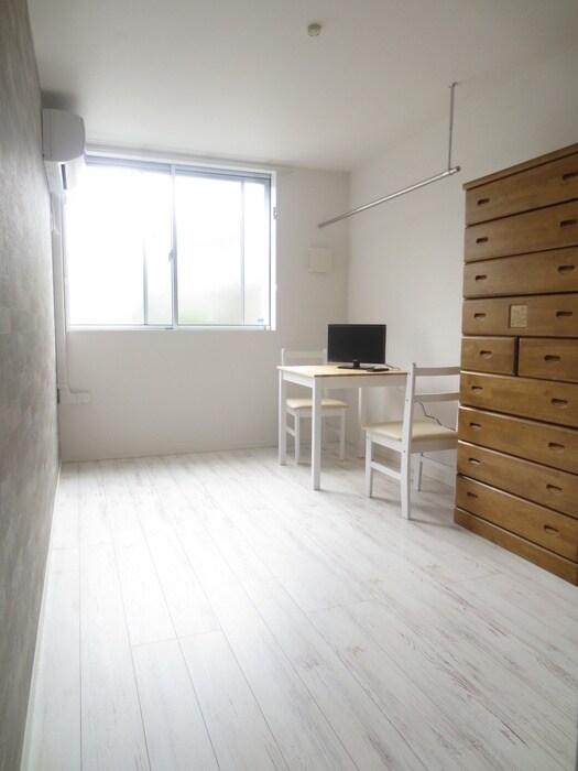 物件内観写真9　(居室)