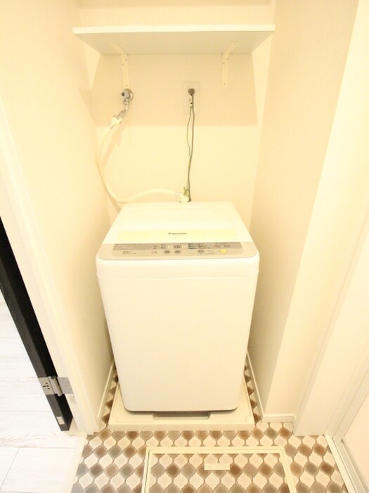 物件内観写真13　(洗濯機置場)