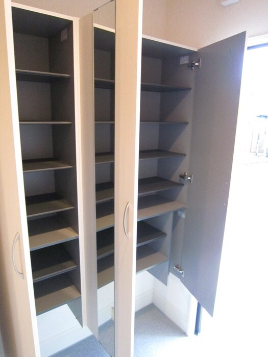 物件内観写真8　(靴箱)