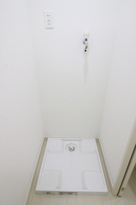 物件内観写真14　(洗濯機置場)