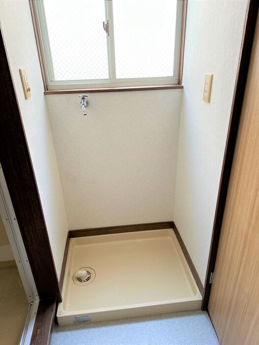 物件内観写真14　(洗濯機置場)