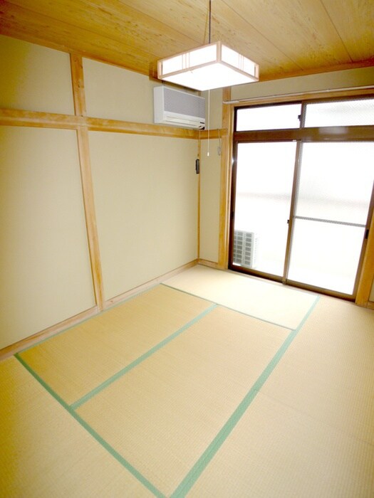 物件内観写真8　(室内からの展望)